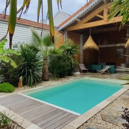 160 M With Pool Garden Terrace And Wifi Casa de Férias